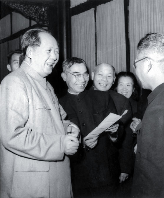 毛澤東、周恩來、鄧小平、胡耀邦等國家領導人與茅以升在一起